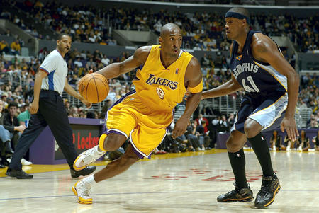 方面优势突 方面优势突