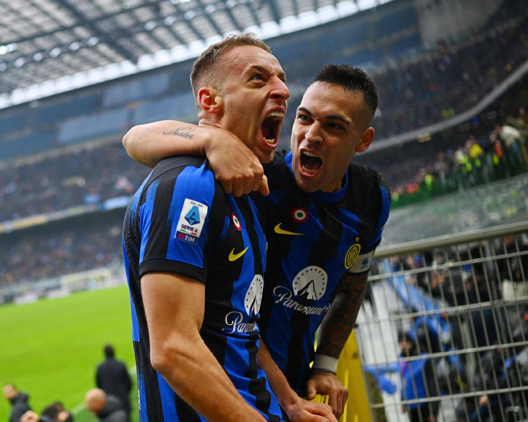 凭借顽强的 凭借顽强的