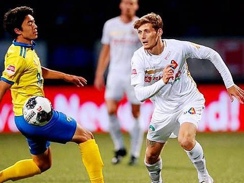 同时也让柏 同时也让柏