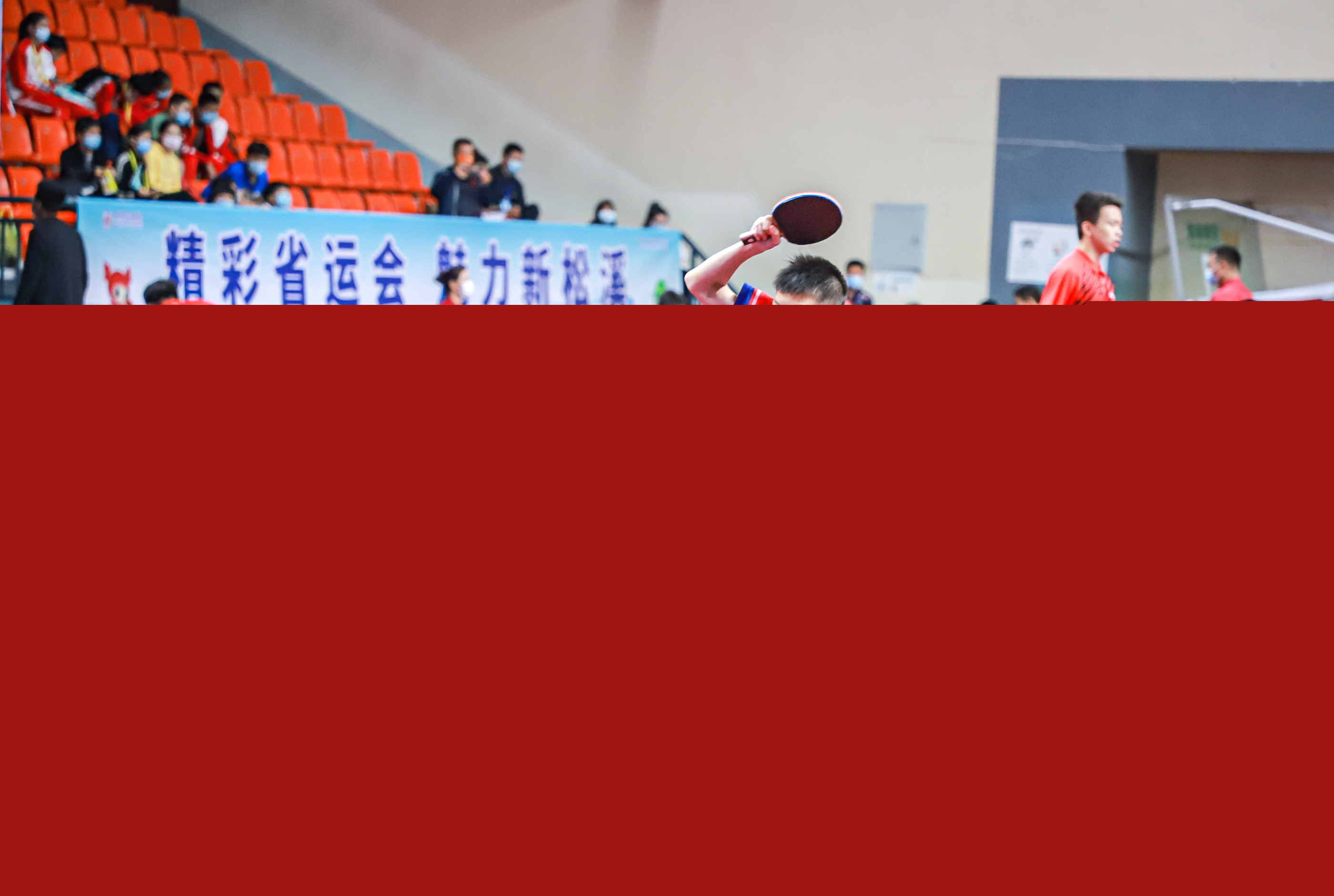 桌角叠声轻 桌角叠声轻